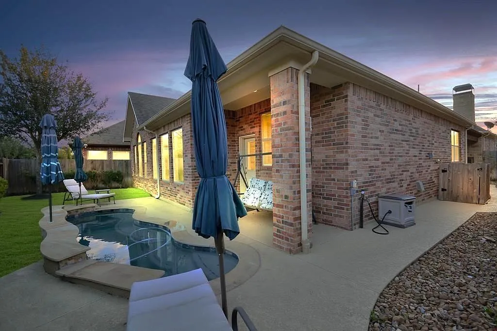 3 bed, 2.5 bath, 2554 sqft, $3,200 — Photo 1