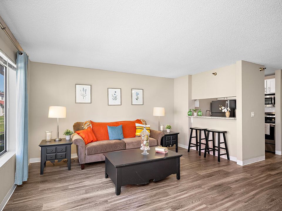1st image of 15025 Greenhaven Dr #3209