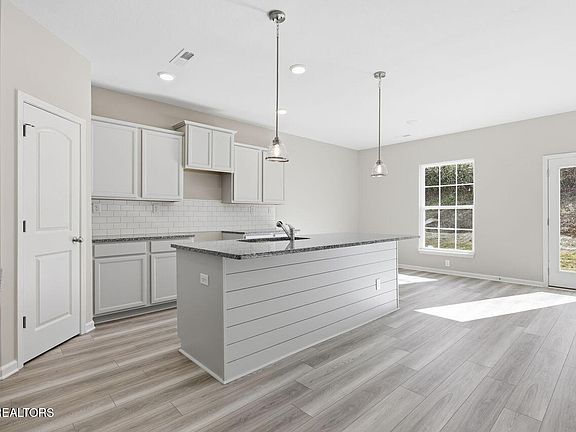 5th image of 8852 Keenberg Ln