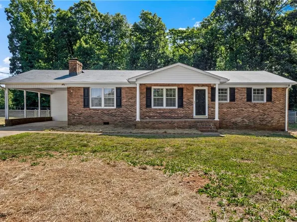 4609 Paradise Ln, Winston Salem, NC 27101