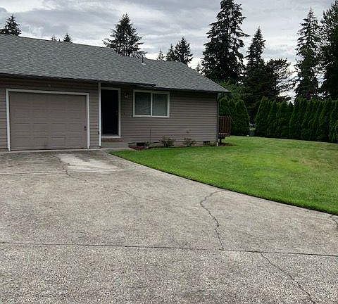 3rd image of 1122 NE 142nd Ave Unit A