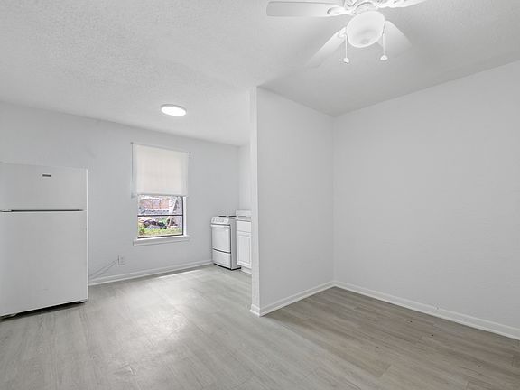 3rd image of 806 E Emily Ave #3
