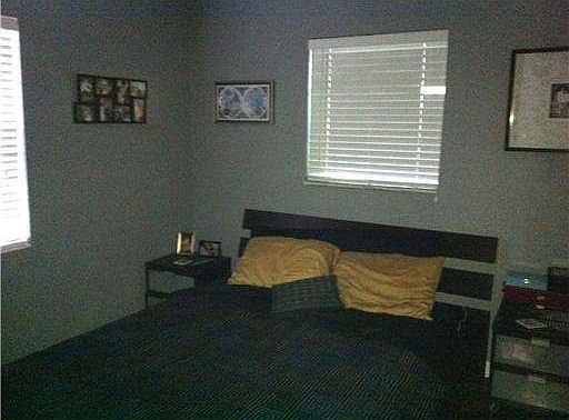 5th image of 2826 15th Ave N
