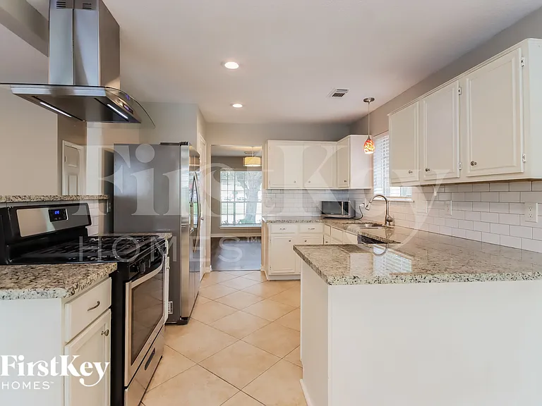18811 Singing Woods Dr — Photo 5