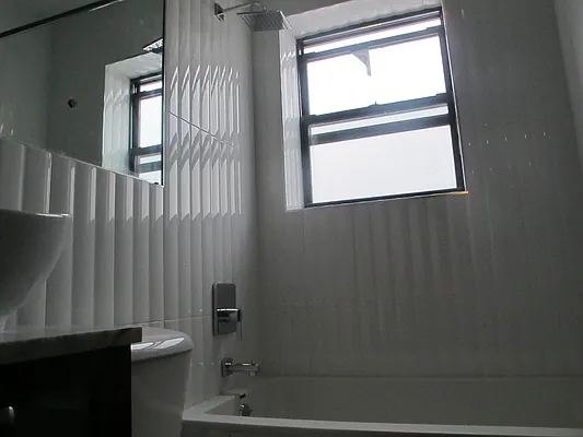 Rented by P Management | media 4