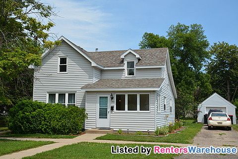 1st image of 143 Cedar St S