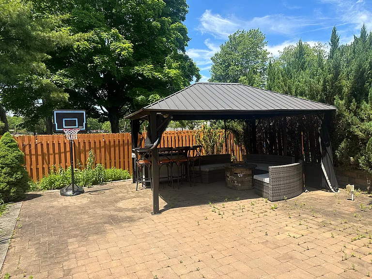 1 Walton Ct — Photo 27
