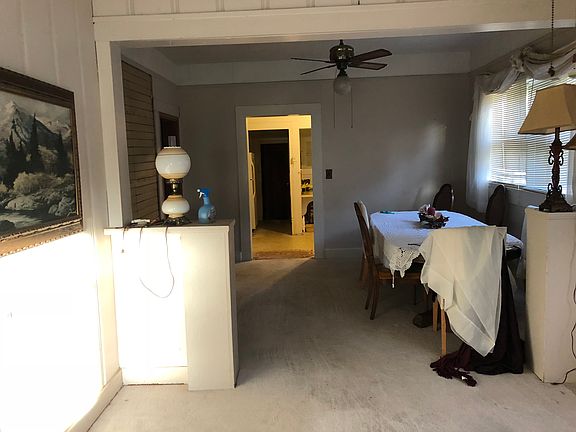 4th image of 200 N Steele Ave