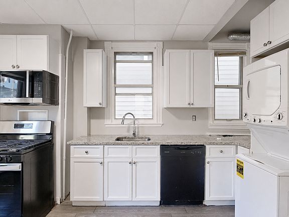 2nd image of 346 Chelsea St #2