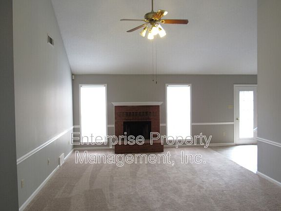 4th image of 7037 Meadowlands Pl