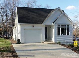 106 Highwood Dr, Edgerton, WI 53534