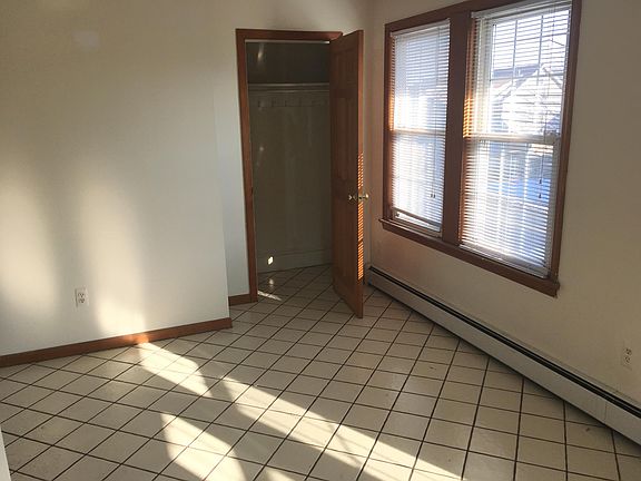 Dining area next to bedroom 