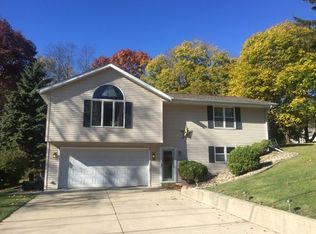 38 Orchard St, Williams Bay, WI 53191