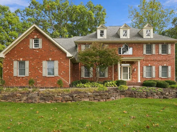 11709 Woodstream Ridge Ct, Fort Wayne, IN 46845