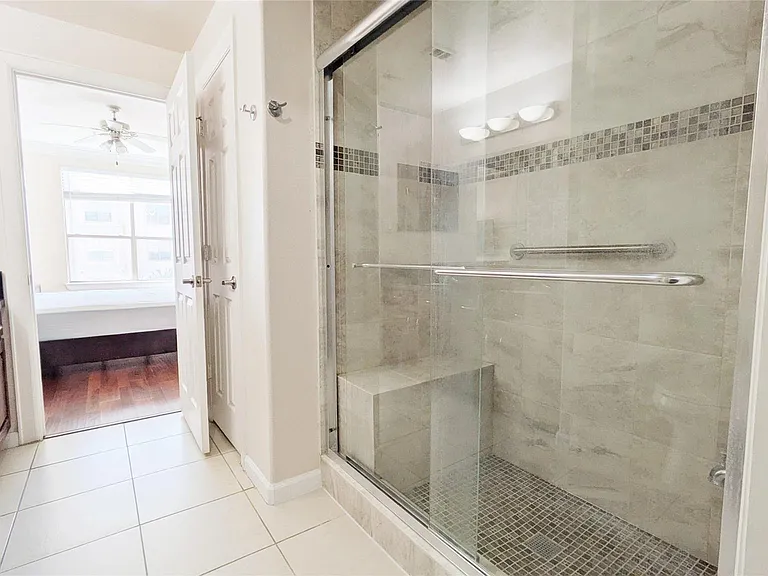 6611 W Sam Houston Pkwy S #2G — Photo 9
