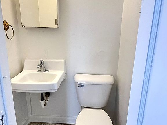 5th image of 2229 N Gatewood Ave #2231