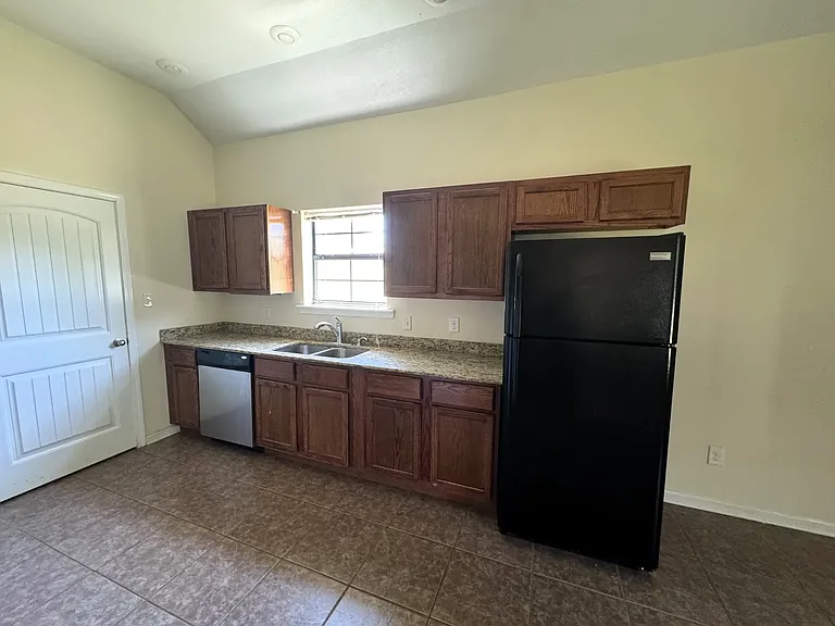 210 Small Oaks Rd — Photo 6