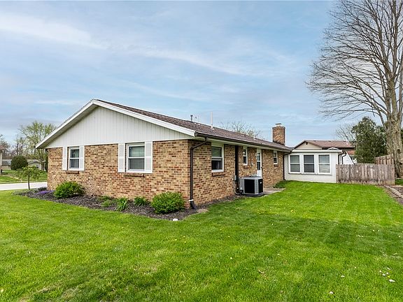 5th image of 2437 Armstrong Dr