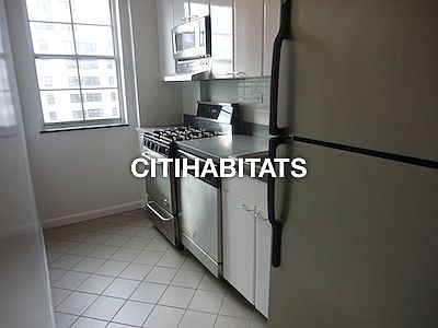 1st image of 1 E 18th St