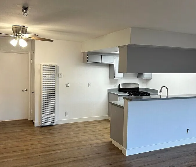 13610 S Cordary Ave #10 — Photo 8
