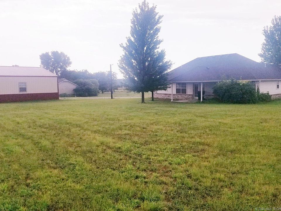 2nd image of 21907 S 4190th Rd