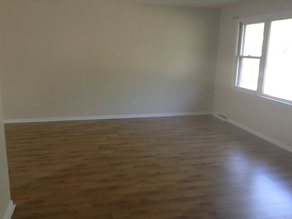 3rd image of 510 N Pleasant Dr