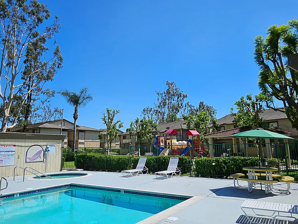 AMBERWOOD APARTMENTS
