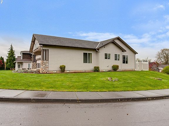 4th image of 15706 NE 19th Ave