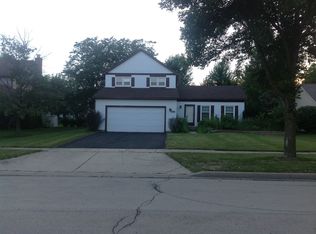 2218 Stirrup Ln, Wheaton, IL 60189