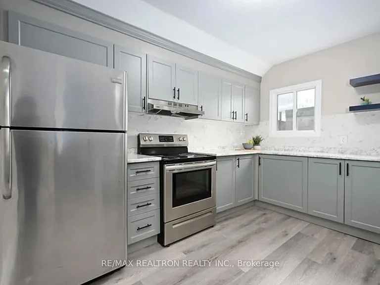 31 Greenaway Ave — Photo 4