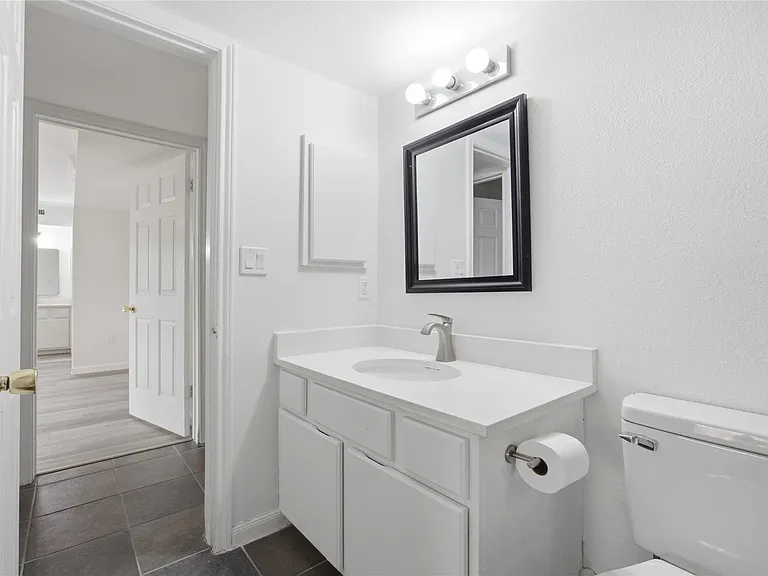 501 W 26th St #108 — Photo 23