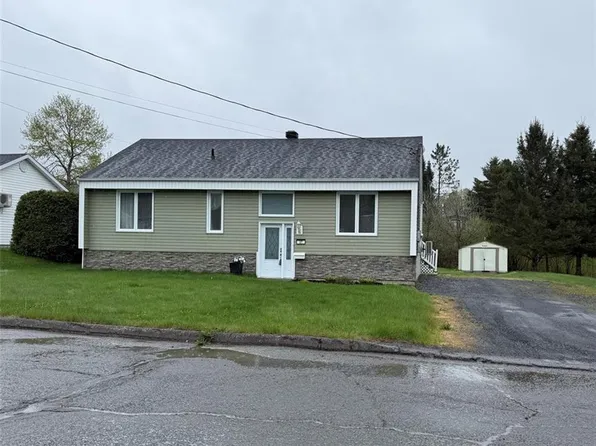 27 Mgr Dionne Ave, Edmundston, NB E3V 4B2