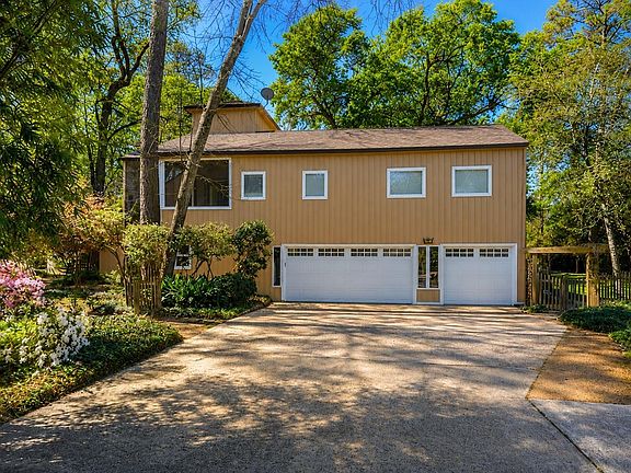 2nd image of 1 Holly Tree Ln