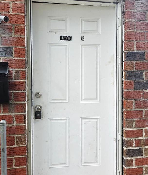 2nd image of 9400 Fairgreen Ln