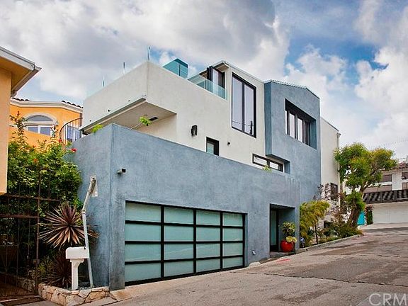 3rd image of 3015 Alma Ave