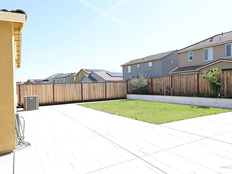 5446 Trimonti Cir — Photo 14
