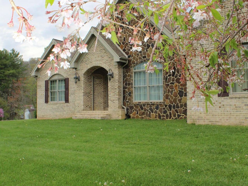 Apple - St.marion 110 Apple St, Marion, VA 24354 | Zillow