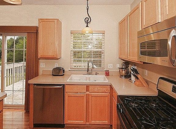 3rd image of 12584 Meadow Cir