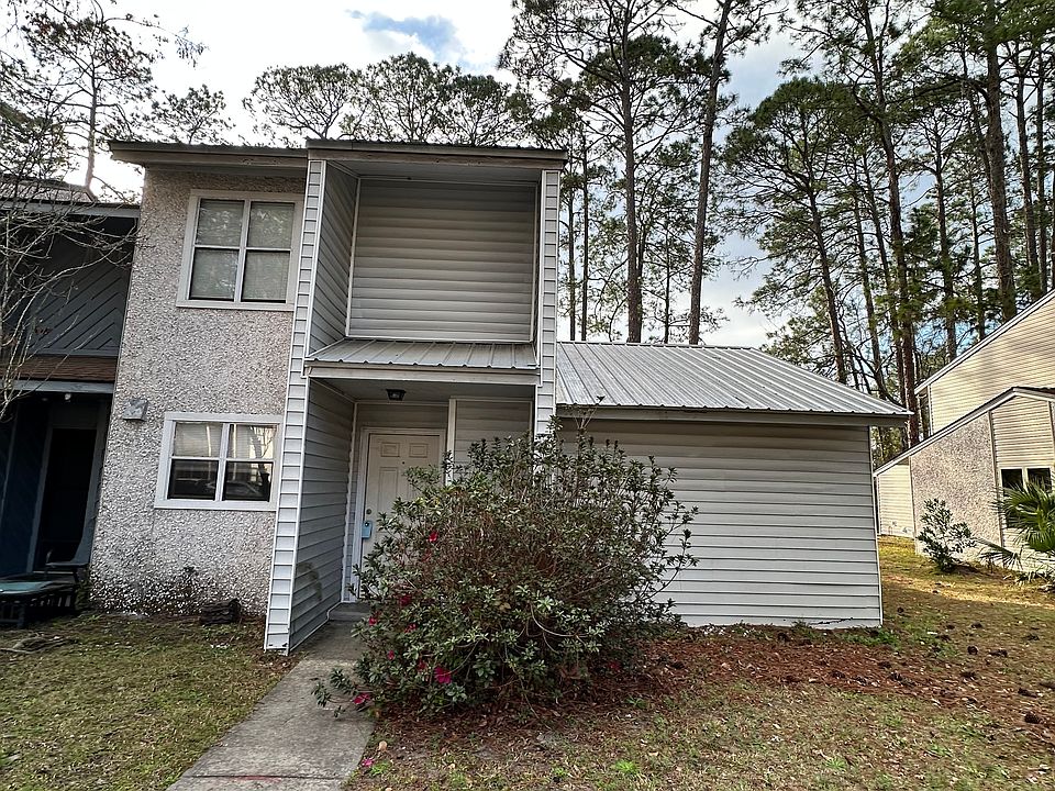 1st image of 907A Brett Dr