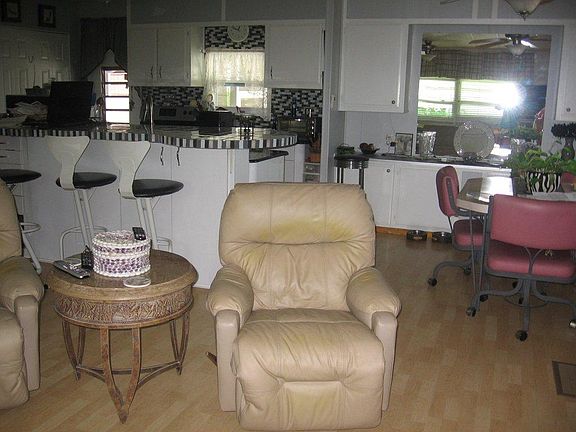 2nd image of 392 Sunshine Dr