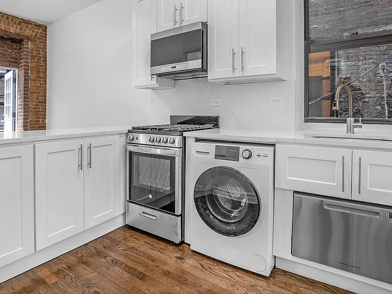 204 W 88th St #1G — Photo 6