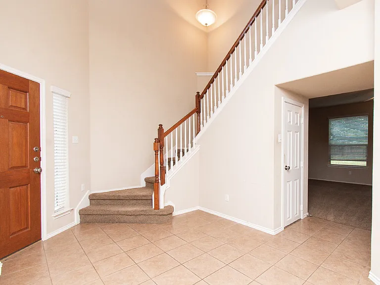 7109 Golden Oak Ln — Photo 10