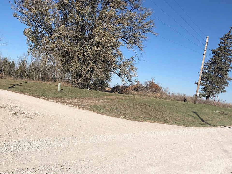 2nd image of 1699 150th St