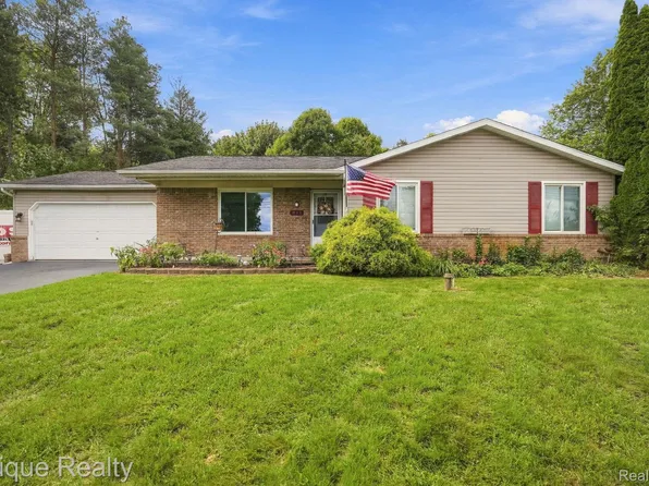 811 N Ortonville Rd, Ortonville, MI 48462