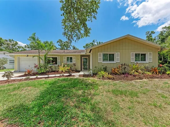 3707 Kingswood Dr, Sarasota, FL 34232