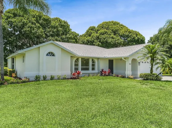 1812 NE Crabtree Lane, Jensen Beach, FL 34957