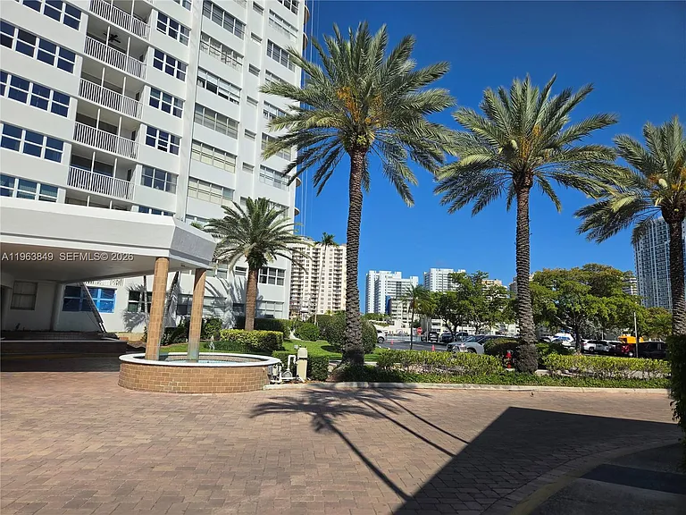 100 Golden Isles Dr #615 — Photo 14