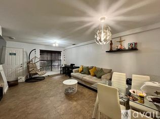 2904 Belmont Ln, Hollywood, FL 33026