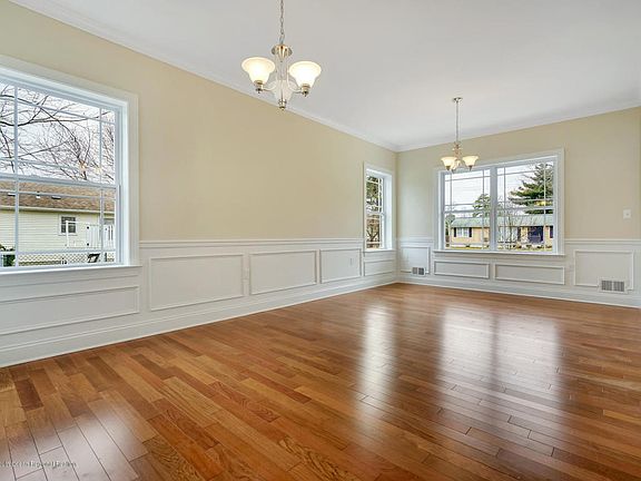 5th image of 712 Beechmont St