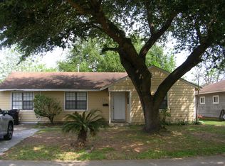 12209 Palmsprings Dr, Houston, TX 77034